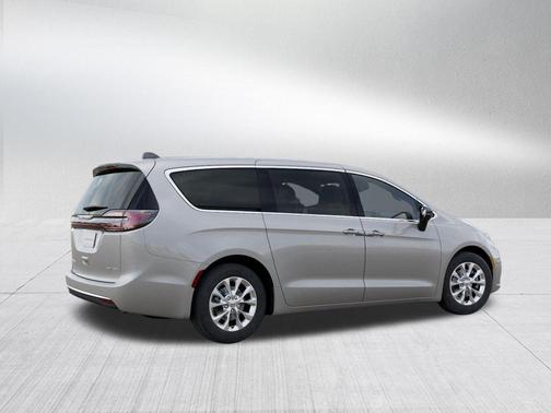 Silver Mist Clearcoat 2026 Chrysler Pacifica Limited