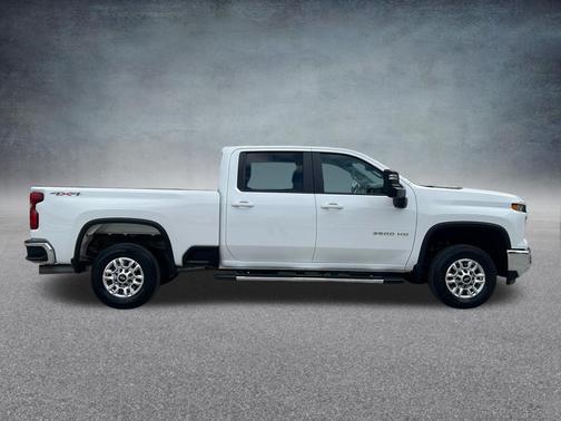 Summit White 2025 Chevrolet Silverado 2500 LT