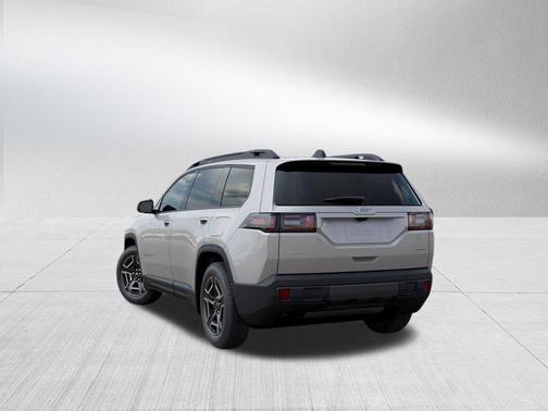 Silver Zynith Clearcoat 2026 Jeep Cherokee Laredo