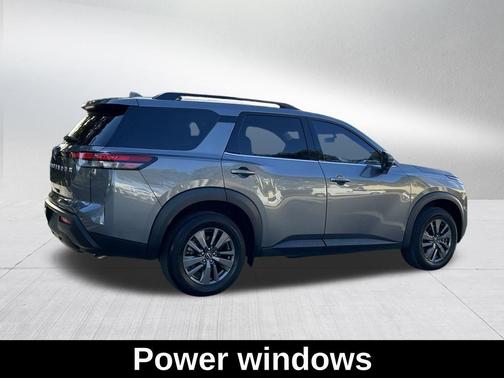 2023 Nissan Pathfinder SV
