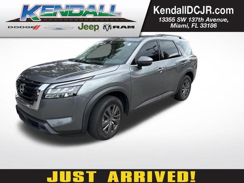 2023 Nissan Pathfinder SV