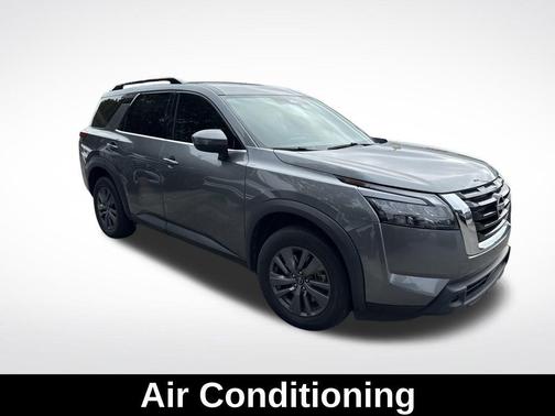 2023 Nissan Pathfinder SV