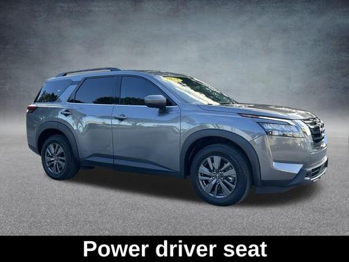2023 Nissan Pathfinder SV