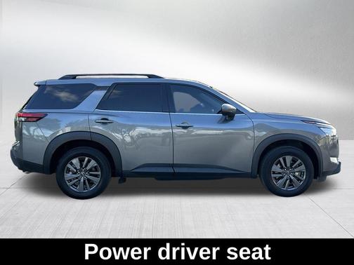 2023 Nissan Pathfinder SV