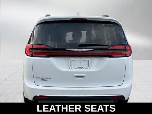 2022 Chrysler Pacifica Touring-L
