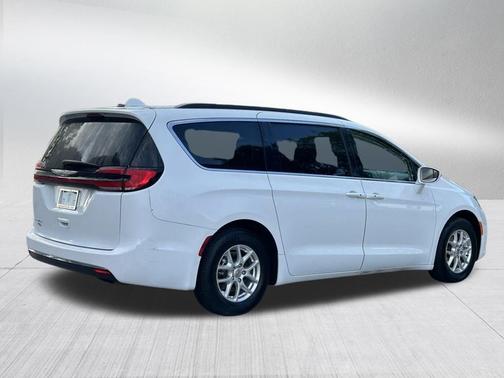 2022 Chrysler Pacifica Touring-L