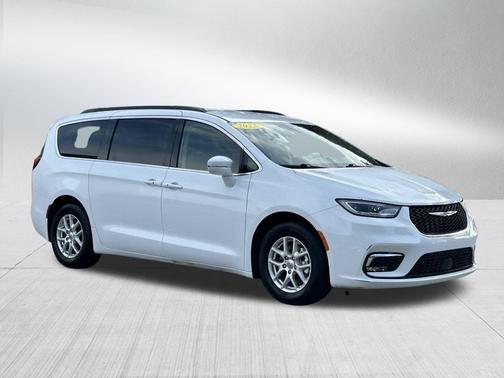 2022 Chrysler Pacifica Touring-L