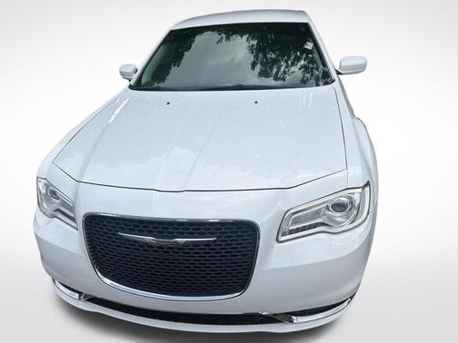 Bright White Clearcoat 2016 Chrysler 300 Limited