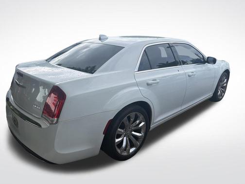 Bright White Clearcoat 2016 Chrysler 300 Limited