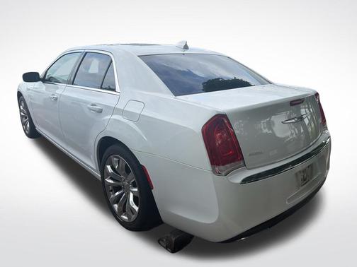Bright White Clearcoat 2016 Chrysler 300 Limited