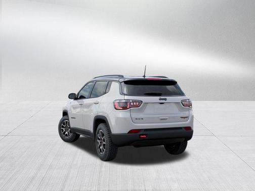 Bright White Clearcoat 2026 Jeep Compass Trailhawk