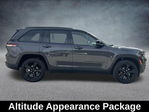 2024 Jeep Grand Cherokee Laredo
