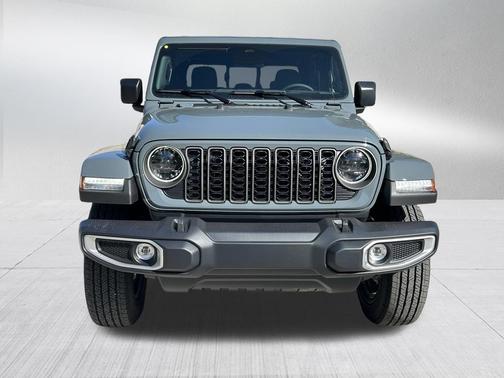 Anvil Clearcoat 2026 Jeep Gladiator Sahara