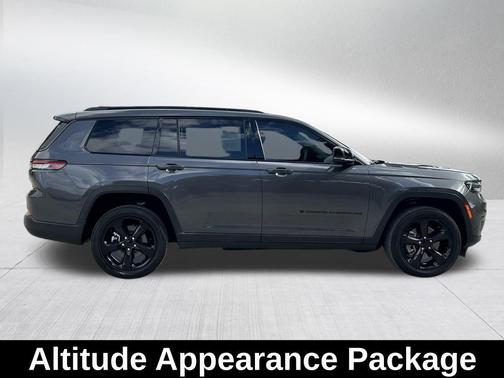 2023 Jeep Grand Cherokee L Laredo