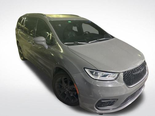 2022 Chrysler Pacifica Touring-L