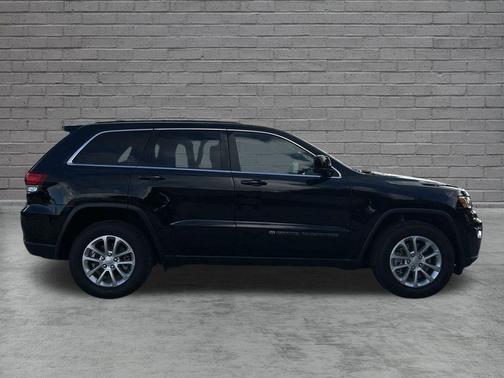 Diamond Black 2022 Jeep Grand Cherokee WK Laredo E