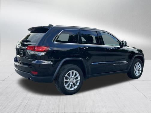 Diamond Black 2022 Jeep Grand Cherokee WK Laredo E