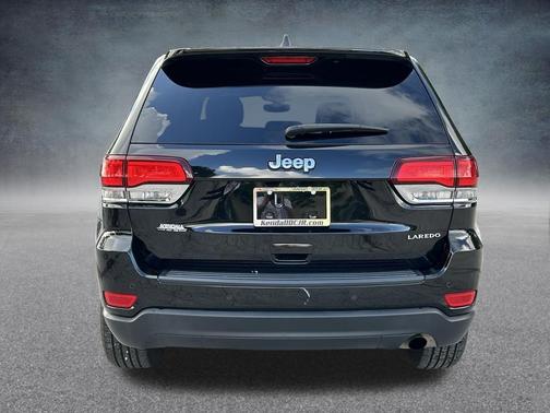 Diamond Black 2022 Jeep Grand Cherokee WK Laredo E
