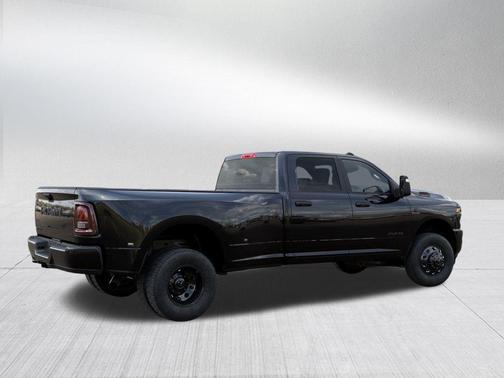 Diamond Black 2026 RAM 3500 Big Horn