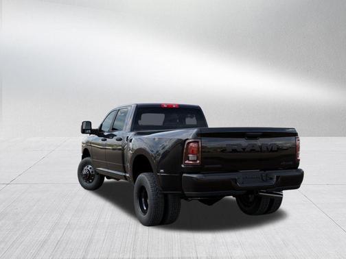 Diamond Black 2026 RAM 3500 Big Horn