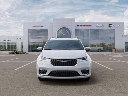 Bright White Clearcoat 2026 Chrysler Pacifica Pinnacle