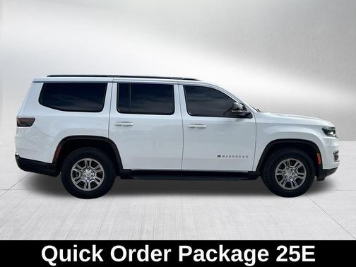 2023 Jeep Wagoneer Base