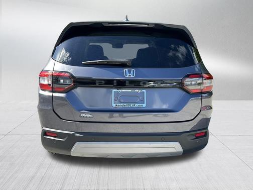 Modern Steel Metallic 2024 Honda Pilot EX-L