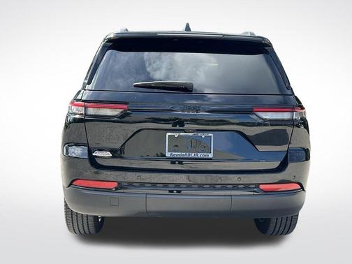 2024 Jeep Grand Cherokee Laredo