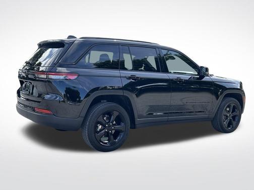 2024 Jeep Grand Cherokee Laredo