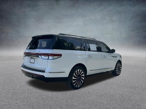 White Metallic 2022 Lincoln Navigator L Black Label
