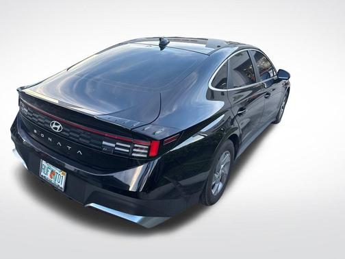 2025 Hyundai SONATA SE