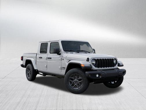 Bright White Clearcoat 2026 Jeep Gladiator Sport S