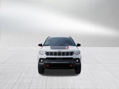 Bright White Clearcoat 2026 Jeep Compass Trailhawk