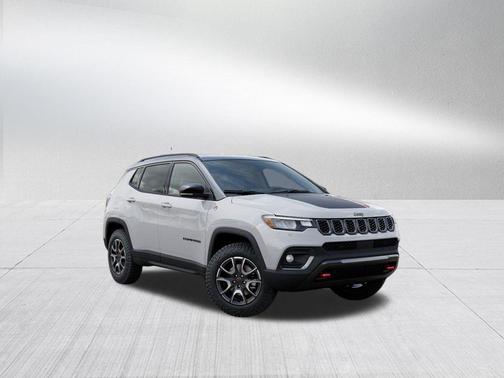 Bright White Clearcoat 2026 Jeep Compass Trailhawk