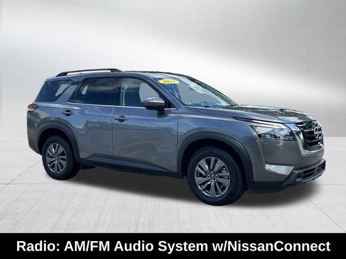 2024 Nissan Pathfinder SV