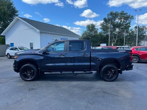 2022 Chevrolet Silverado 1500 Custom Trail Boss