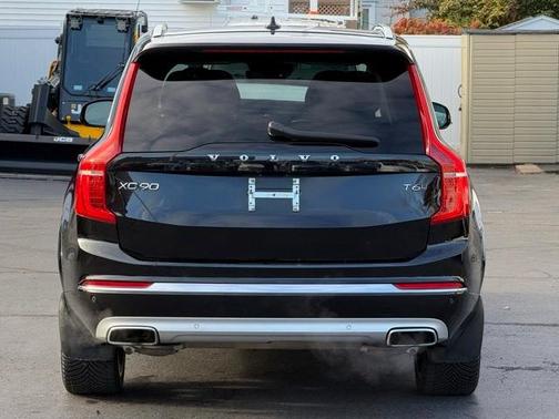 2021 Volvo XC90 T6 Inscription 7 Passenger