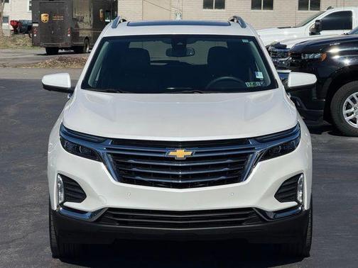 Iridescent Pearl Tricoat 2023 Chevrolet Equinox Premier