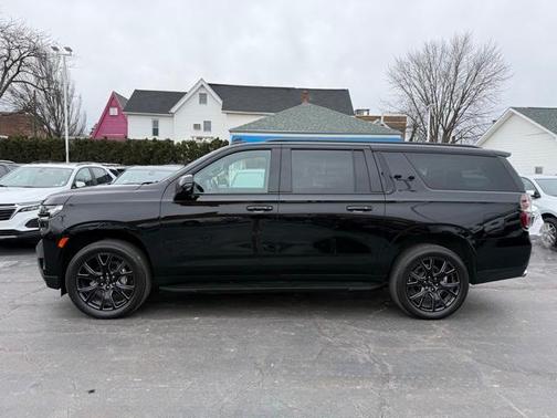 2024 Chevrolet Suburban RST