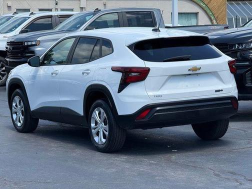 Summit White 2024 Chevrolet Trax LS