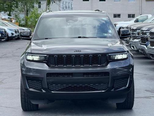 2022 Jeep Grand Cherokee L Laredo