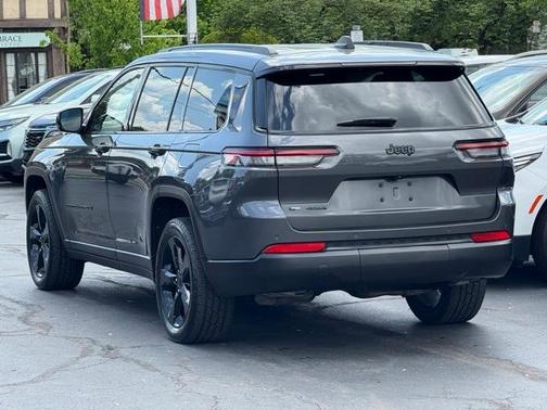 2022 Jeep Grand Cherokee L Laredo