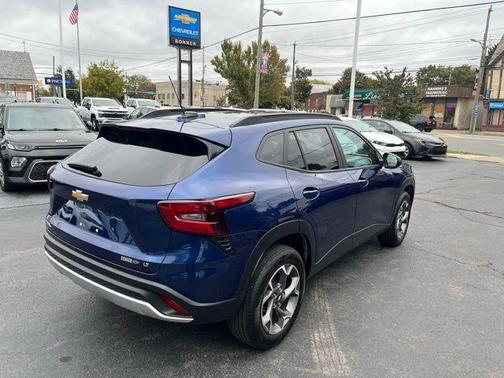 2024 Chevrolet Trax LT