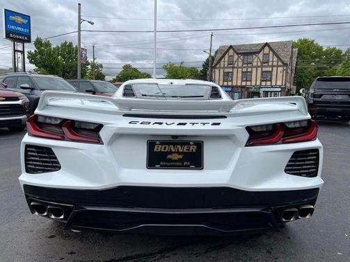 Arctic White 2023 Chevrolet Corvette Stingray w/2LT