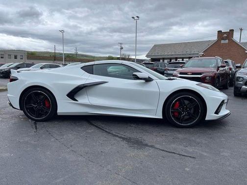 Arctic White 2023 Chevrolet Corvette Stingray w/2LT