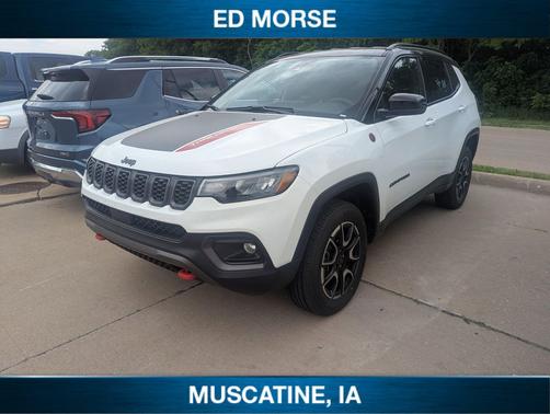 Bright White Clearcoat 2025 Jeep Compass Trailhawk