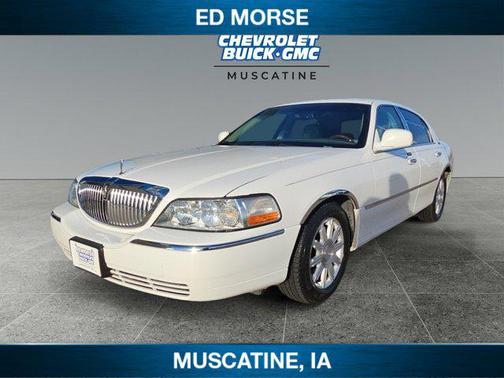 2010 Lincoln Town Car Signature