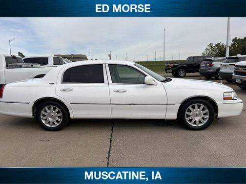 2010 Lincoln Town Car Signature