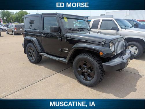 Black Clearcoat 2016 Jeep Wrangler Sahara