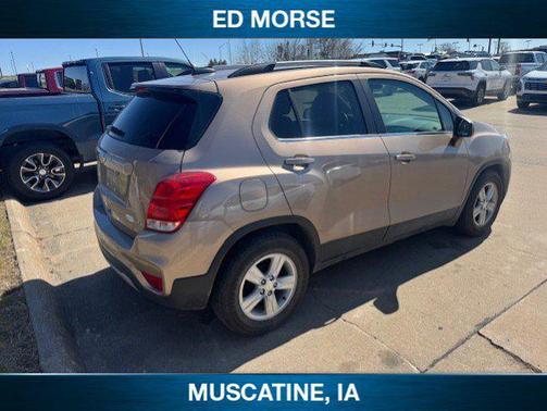 Sandy Ridge Metallic 2018 Chevrolet Trax LT